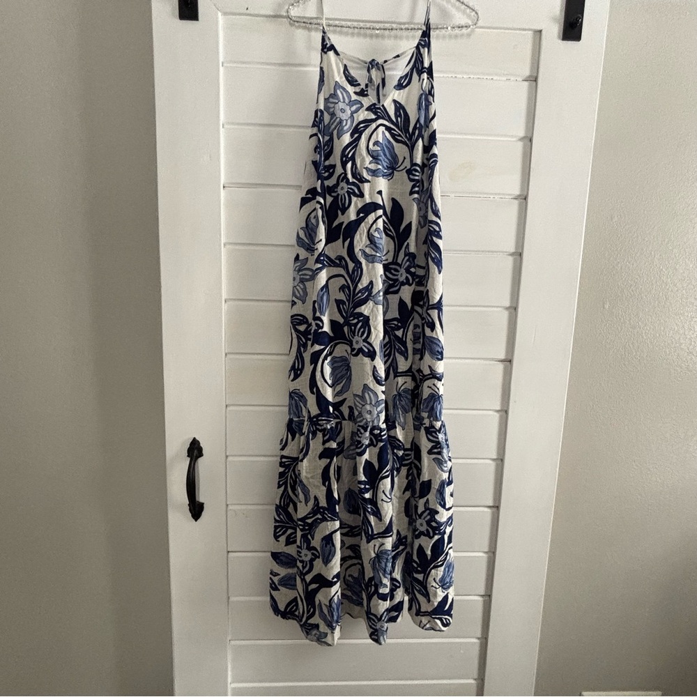 H&M Blue and White Floral Maxi Dress. Size Medium - Picture 3 of 10